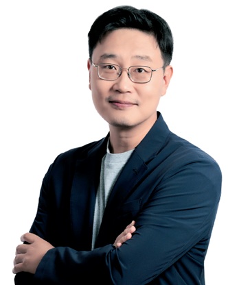 신정규 래블업 대표 - 포스텍(포항공대) 물리학·컴퓨터공학, 포스텍 물리학 석·박사, 현 구글 개발자 전문가, 현 한국통신학회 이사, 전 미국 미시간대 의대 방문 연구원, 전 한양대 ERICA캠퍼스 소프트웨어학부 겸임 교수