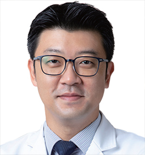 허동범 연세스타병원 병원장 - 현 경희대 의과대학·의과전문 대학원 외래교수, 현 정형외과전문의, 현 대한정형통증의학회 정회원, 전 중국 청도시립병원한중사랑관절전문센터 의료진