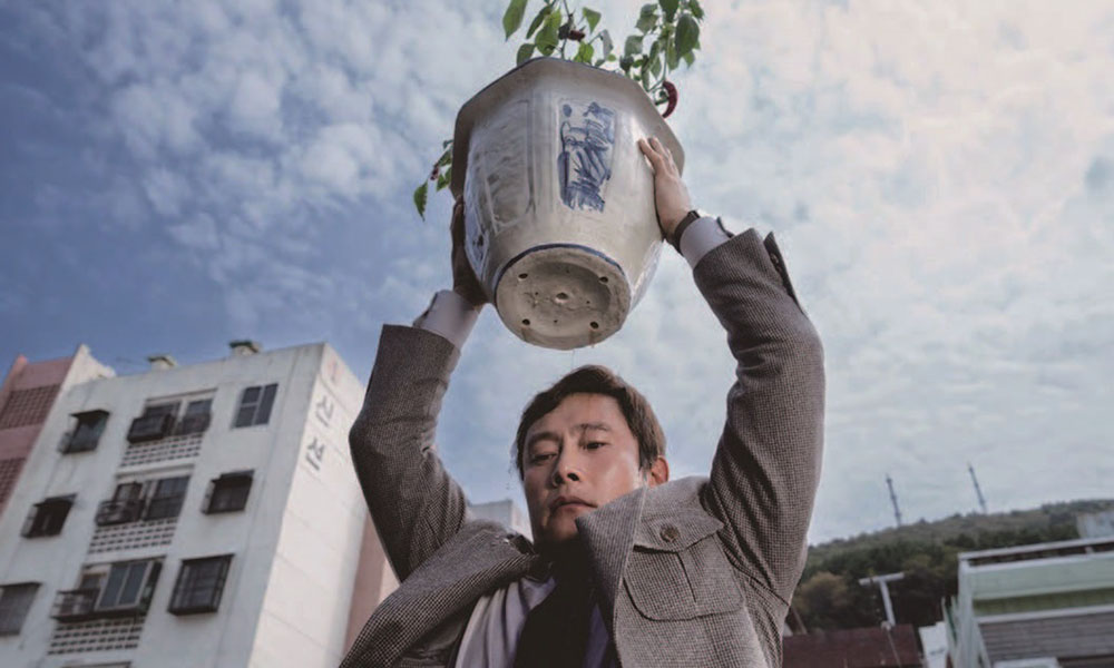 영화 ‘어쩔수가없다’ 스틸컷. /사진 CJ ENM