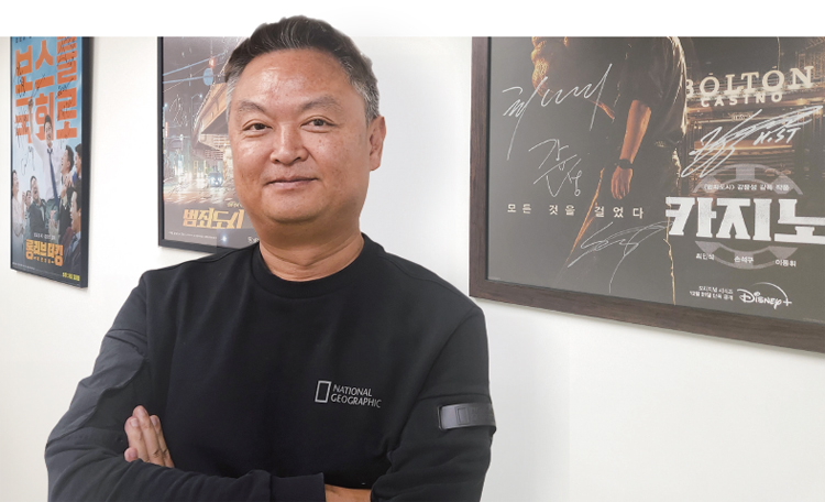 강윤성 영화 감독 - 경희대 물리학, 예술아카데미대 영화연출 석사, 현 포엔터테인먼트 대표, ‘범죄도시’ ‘카지노(시즌 1~2)’ ‘파인’ 연출 ／ 심민관 기자