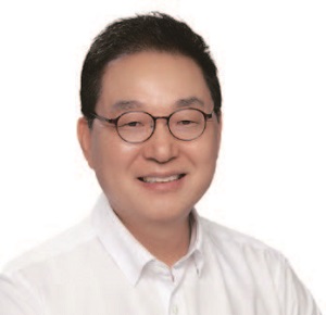 정철훈 - 미술 칼럼니스트，문화기획 프로듀서, 전 KBS아트비전 대표