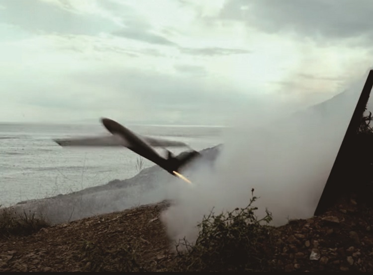 델리언의 자폭 드론인 인터셉티곤이 은폐된 장소에
서 발사되고 있다. /사진 델리언 얼라이언스 인더스트리즈