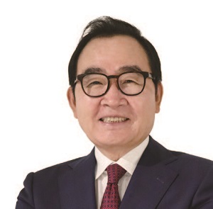 윤은기 - 한국협업발전포럼 회장, 현 멘토지도자협의회 회장, 현 AI미래융합지도사
전 중앙공무원교육원 원장, 전 서울과학종합대학원 총장