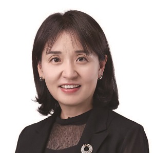 조수정 - 고려대 법학전문대학원 교수, 서울대 외교학, 컬럼비아대 국제관계학 석사, 고려대 법학 박사, 전 산업통상부 통상정책총괄과장