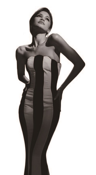 1992년 봄·여름 컬렉션의 빈티지 발렌티노 드레스를 입은 젠데이아. / 사진 젠데이아 인스타그램