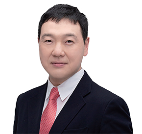 최종경 흥국증권 리서치센터 기업분석팀 팀장 - 서강대 수학과 석사, 전 현대차증권 연구원, 전 KTB투자증권 연구원, 전 BNK투자증권 연구원