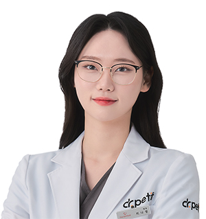 이나영 닥터쁘띠의원 대전점 대표원장 - 대한미용성형레이저 의학회 정회원，  대한항노화학회 정회원 ，대한비만미용학회 정회원 ，대한필러학회 정회원