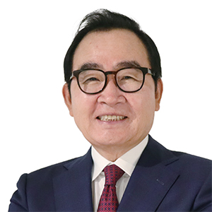 윤은기 한국협업발전포럼 회장 - 현 멘토지도자협의회 회장, 현 AI미래융합지도사 전 중앙공무원교육원 원장,  전 서울과학종합대학원 총장