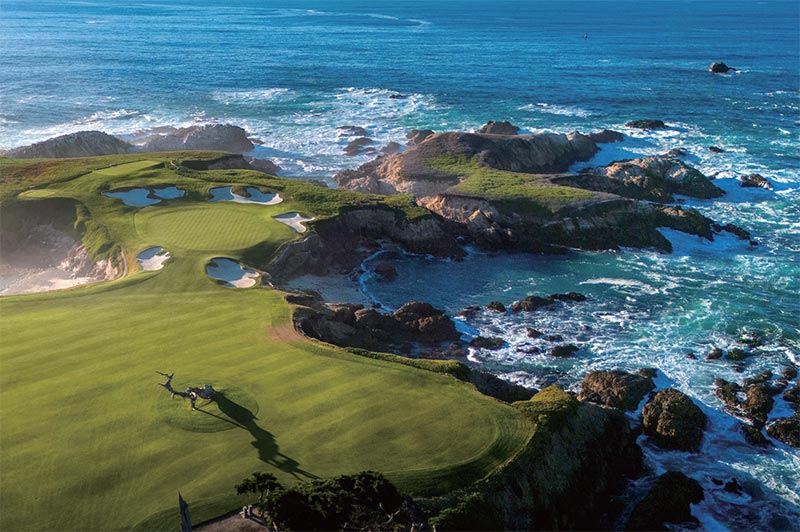 골프 코스가 설계자의 창조적 개성이 반영된 ‘저작물’임을 최초로 인정하는 대법원 판결이 나왔다. 사진은 미국에서 가장 아름다운 골프 코스 중 하나로 꼽히는 캘리포니아주 페블비치의 사이프러스포인트 골프클럽. /PGA투어