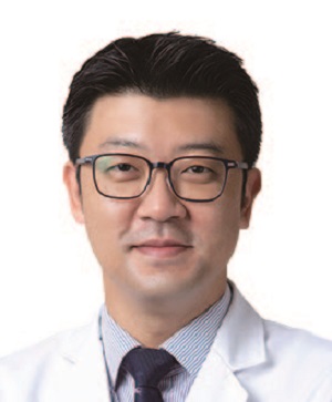 허동범 - 연세스타병원 병원장, 현 경희대 의과대학·의과전문대학원 외래교수 ，현 정형외과 전문의 ，현 대한정형통증의학회 정회원 ，전 중국 청도시립병원 한중사랑관절전문센터 의료진 