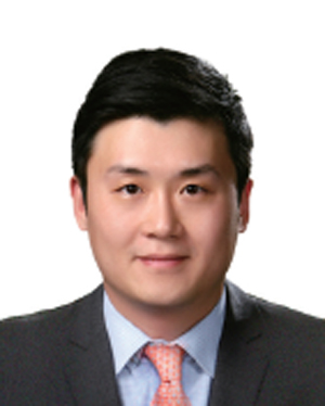 김경환 하나증권 리서치센터부장 - 중국 베이징대 국제경제학, 현 하나증권 글로벌매크로·투자전략팀 팀장, 전 현대증권(현 KB증권) 애널리스트