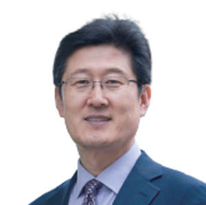 김인현 고려대 법학 전문대학원 명예교수·선장 - 한국해양대 항해학, 고려대 법학 학·석·박사, 전 일본 산코기센 항해사·선장