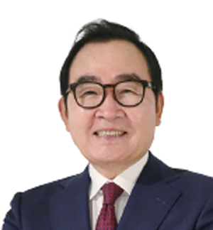 윤은기 한국협업발전포럼 회장 - 현 멘토지도자협의회 회장, 현 AI미래융합지도사 전 중앙공무원교육원 원장, 전 서울과학종합대학원 총장