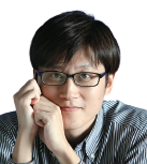 임희윤 문화평론가 - 현 한국대중음악상 선정위원, ‘예술기: 예술과 기술을 이야기하는 8인의 유니버스’ ‘한국 대중 음악 명반 100(공저)’ 저자