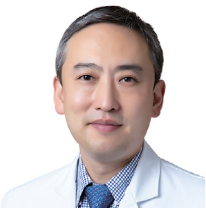 권오룡 연세스타병원 병원장 - 연세대 의대, 현 연세대 세브란스병원 정형외과 외래교수, 현 대한정형외과학회 정회원