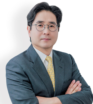 이윤수 서울대 국제대학원 교수 - 서울대 경제학, 미국 로체스터대 경제학 박사, 전 클리블랜드 연방준비은행 연구 경제학자, 전 국제통화기금(IMF) 객원연구원, 전 세계은행(WB) 컨설턴트, 전 서강대 경제학부 교수 /사진 이윤수