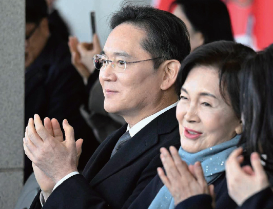이재용(왼쪽) 삼성전자 회장, 홍라희 전 삼성미술관 리움 관장. /사진 뉴스1 