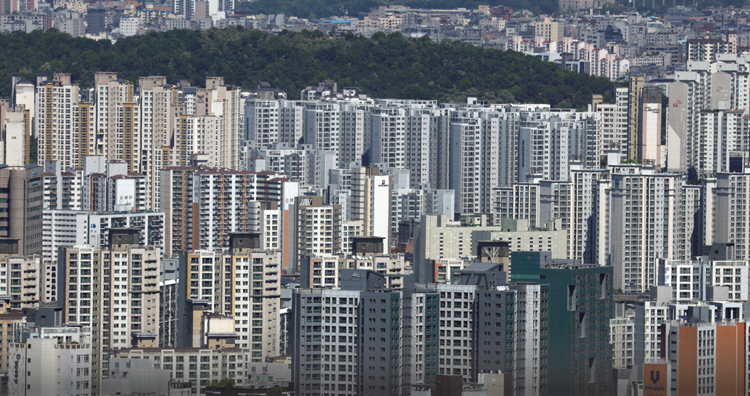 5월 5일 서울 남산에서 내려다 본 서울 시내. /사진 연합뉴스