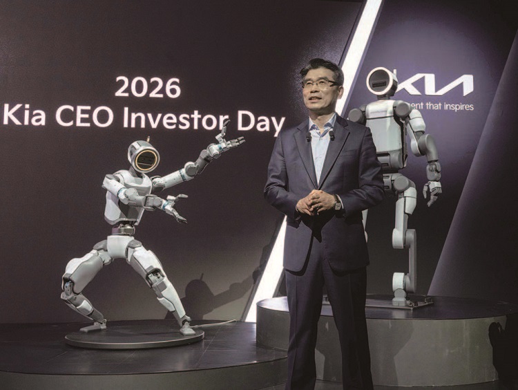 송호성 기아 대표이사가 4월 9일 서울 중구 신라호텔에서 열린 2026 CEO 인베스터 데이에서 발표하고 있다. /사진 뉴스1