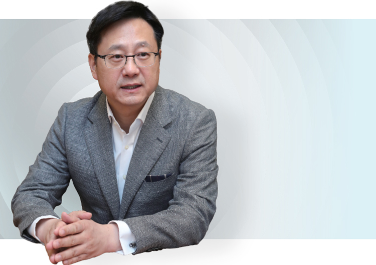 류영재 서스틴베스트 대표이사 - 한양대 정치외교학 학사·정치학 석사, 영국 애슈리지경영대학원 MBA, 현 한국환경공단 감사자문위원장, 전 국민경제자문회의 위원, 전 한국투자공사 운영위원, 전 금융위원회 금융발전위원회 위원, 전 한국기업거버넌스포럼 회장 /사진 서스틴베스트