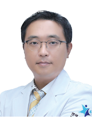 민슬기 연세스타병원 정형외과 원장 - 한림대 의대, 현 정형외과 전문의, 현 대한견주관절학회 평생회원, 전 영월의료원 정형외과 과장, 전 삼성서울병원 정형외과 견주관절 전임의