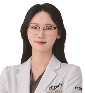 이나영 - 닥터쁘띠의원 대전점 대표원장, 대한미용성형레이저 의학회 정회원, 대한항노화학회 정회원, 대한비만미용학회 정회원, 대한필러학회 정회원