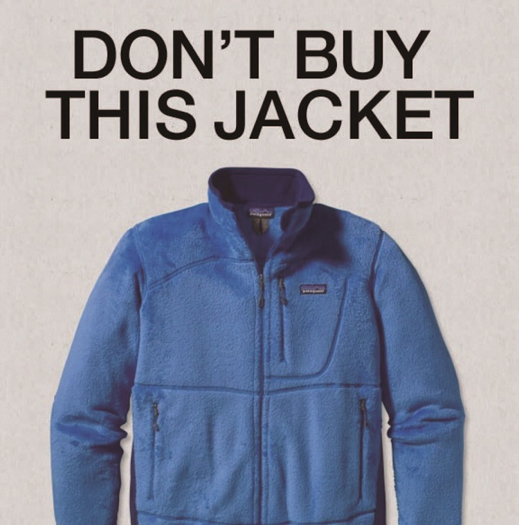 "이 재킷을 사지 마세요(Don’t Buy This Jacket)"라는 문구를 내세운 파타고니아의 2011년 인쇄 광고. /사진 엑스