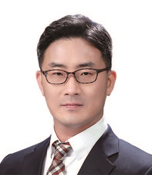 유종민 - 홍익대 경제학부 교수, 미국 일리노이대 경제학 박사, 현 포틀랜드주립대 겸임교수, 전 자본시장연구원 연구위원, 전 한국은행 조사역