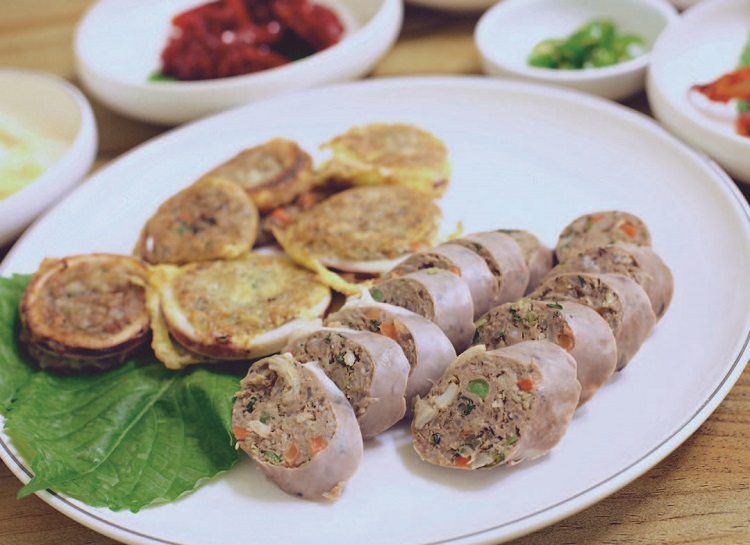 청호동 아바이마을의 '아바이순대'. /사진 최갑수