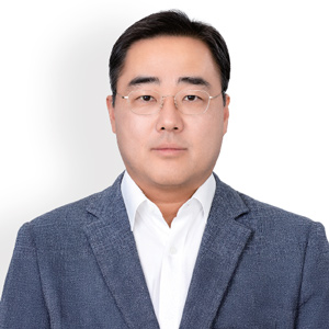 오정석 국제금융센터 종합기획분석실장 - 서강대 독문학, 영국 유니버시티칼리지 런던(UCL) 경제학 석사, 현 한국석유공사 주관 국제유가 전문가협의회 자문위원, 현 농수산식품유통공사(aT) 주관 국제곡물정보분석협의회 자문위원 /사진 오정석