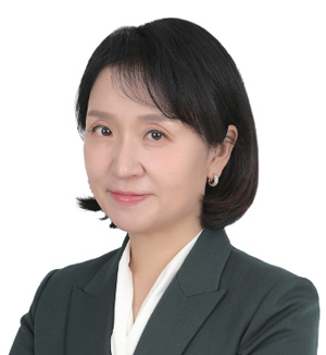 조수정 고려대 법학전문대학원 교수 - 서울대 외교학, 미국 컬럼비아대 국제관계학 석사, 고려대 법학 박사, 전 산업통상부 통상정책총괄과장