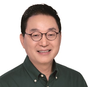 정철훈 - 미술 칼럼니스트，고려대 문화콘텐츠학과 특임교수, 문화기획 프로듀서,  전 KBS아트비전 대표