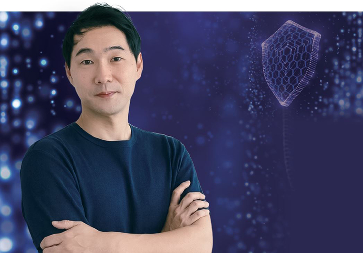 김태수 - 마이크로소프트(MS) 부사장, 카이스트 컴퓨터공학·전기전자공학, 미국 매사추세츠공대(MIT)  전기전자컴퓨터공학 석·박사,  
현 조지아공대 컴퓨터공학·사이버 보안 및  
개인정보보호학 교수,  
현 조지아공대 시스템 소프트웨어· 보안센터 소장, 전 삼성전자 부사장,  
전 퓨리오사AI 수석 과학자,  전 서울대·카이스트 겸임교수 /사진 김태수