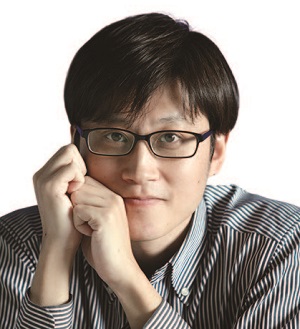 임희윤 - 문화평론가, 현 한국대중 음악상 선정위원, '예술기:예술과 기술을 이야기하는 8인의 유니버스' '한국 대중 음악 명반 100(공저)' 저자