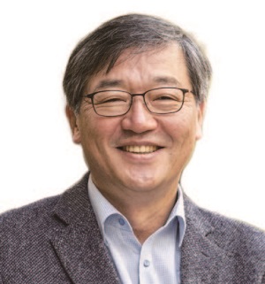 이한우 - 논어등반학교 교장, 
사마천 '사기' 번역,  반고 '한서' 번역, '이한우의 논어강의' 저자